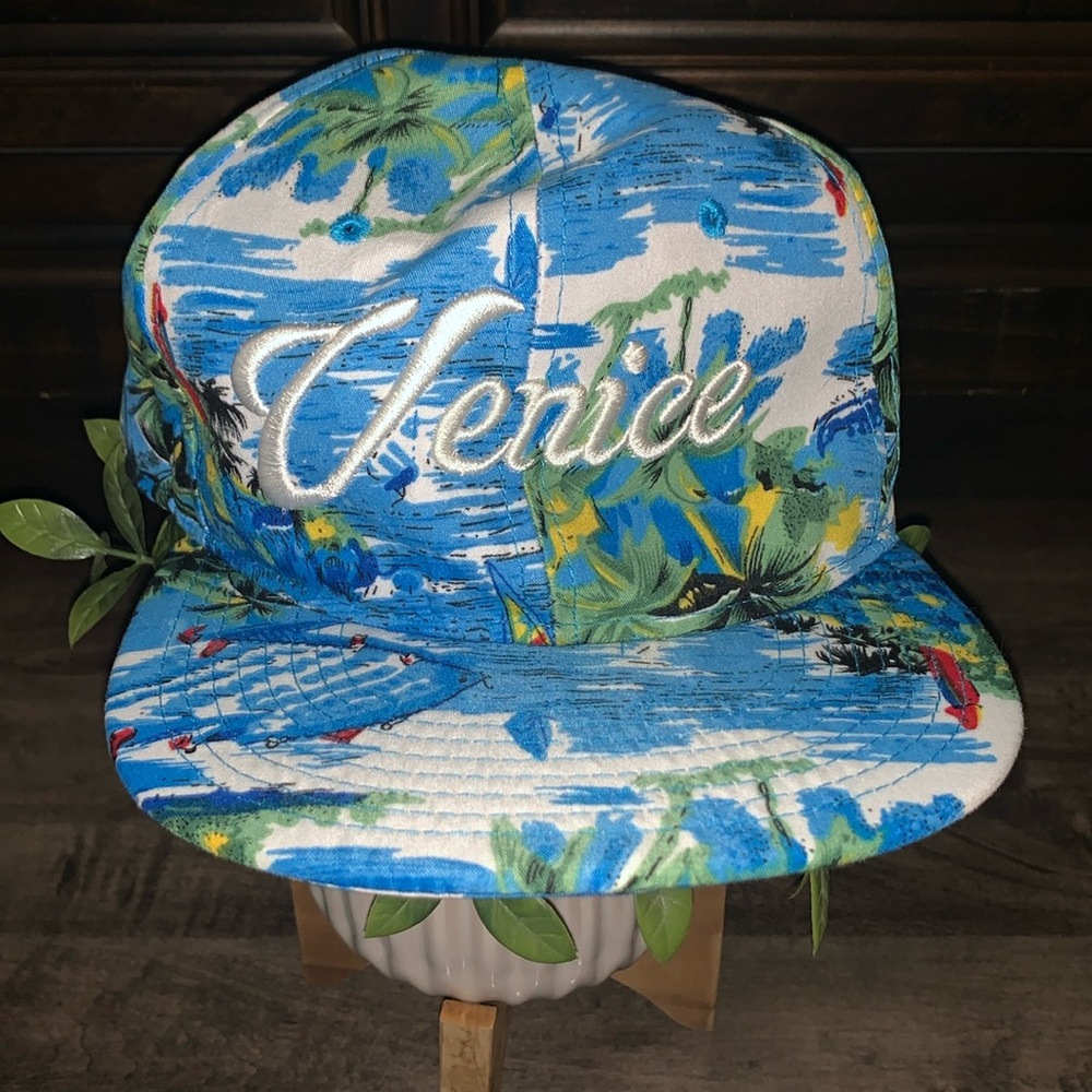 VINTAGE HEADLINES VENICE CAP